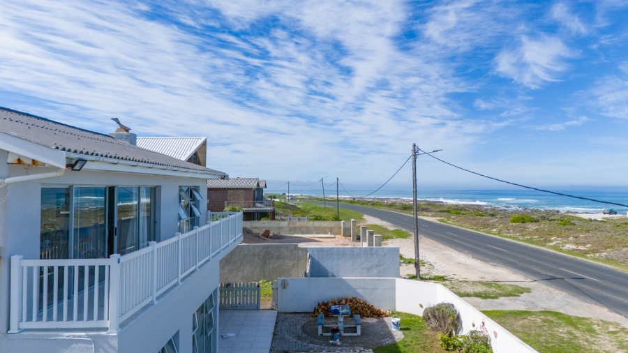 7 Bedroom Property for Sale in Struisbaai Western Cape